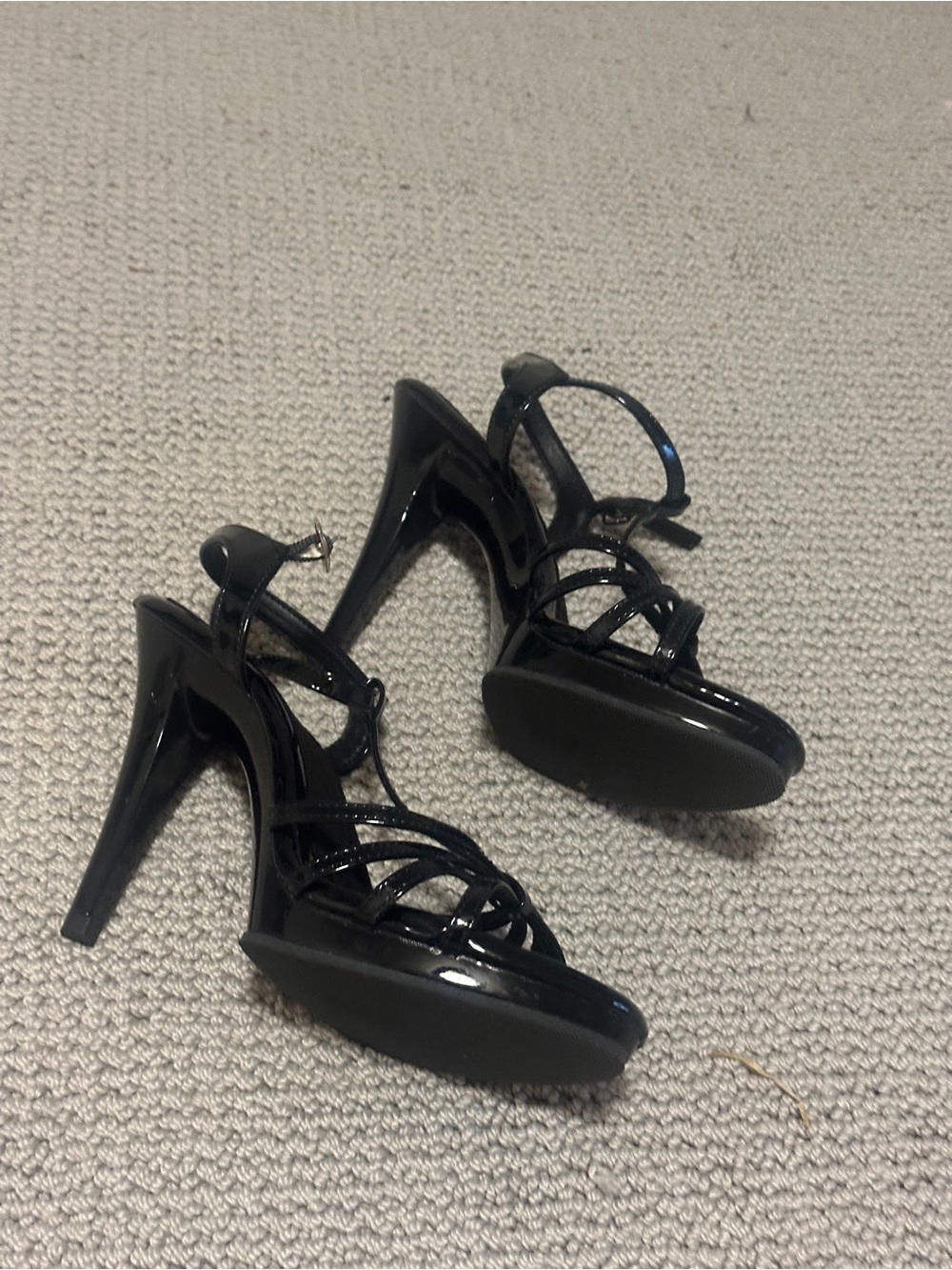 Fabulicious Women's Flair-420 T-Strap
Strappy High Heel Sandals size 11 - Picture 4 of 9